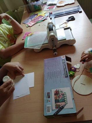 Dzień Matki - ozdoby wykonane przez uczni&oacute;w